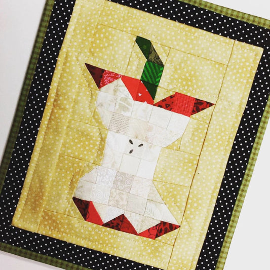 Apple & Core Petite Patchwork Mini Quilt | PDF Pattern