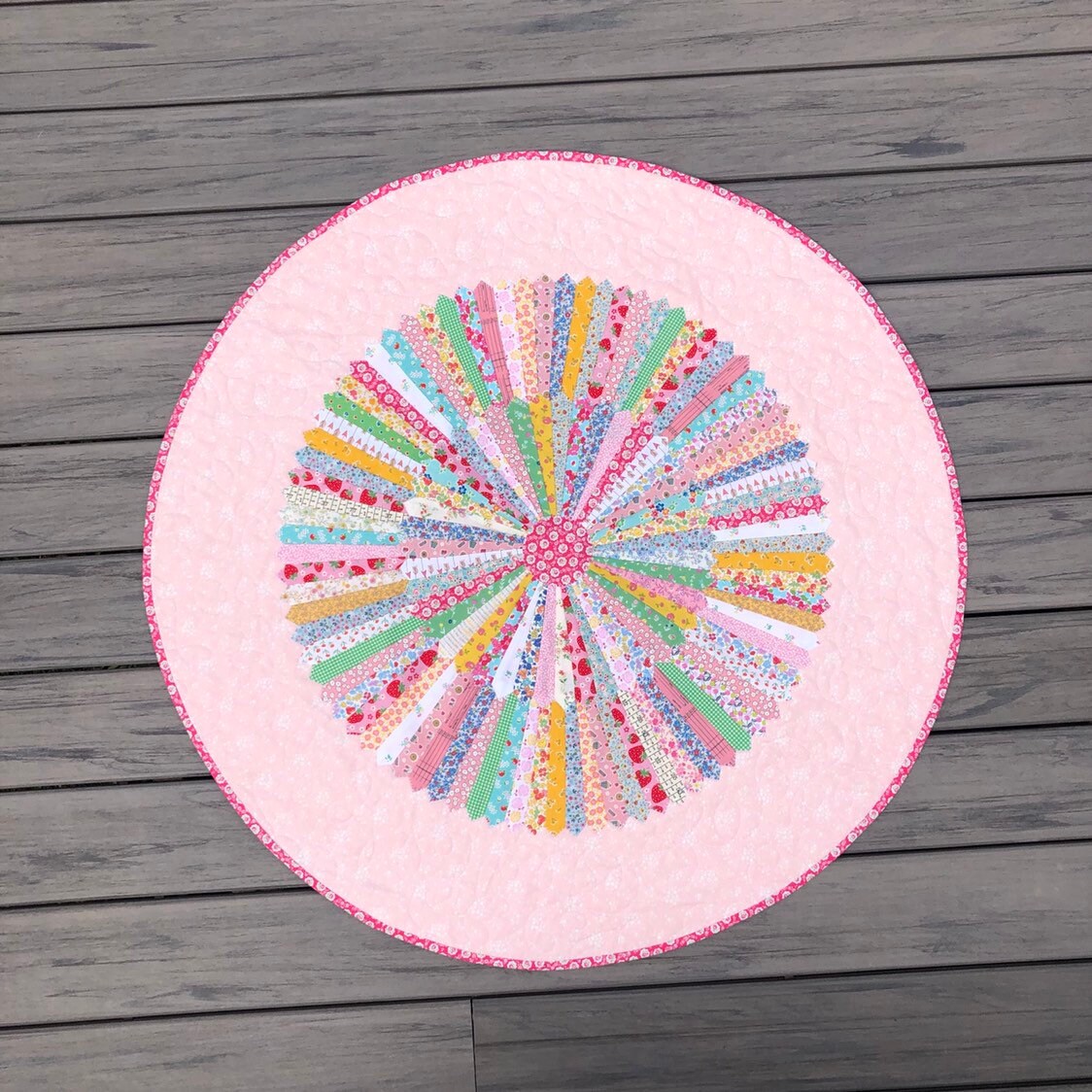 Mega Skinny Blade Dresden Quilt | Paper Pattern