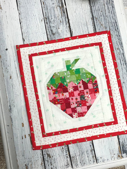 Strawberry Petite Patchwork Quilt | PDF Pattern