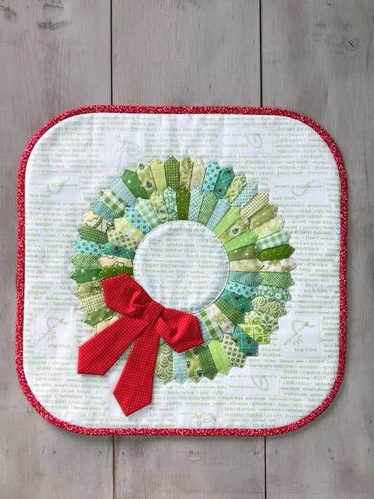 Wreath Mini Dresden Wall Hanging | Kit with Pattern
