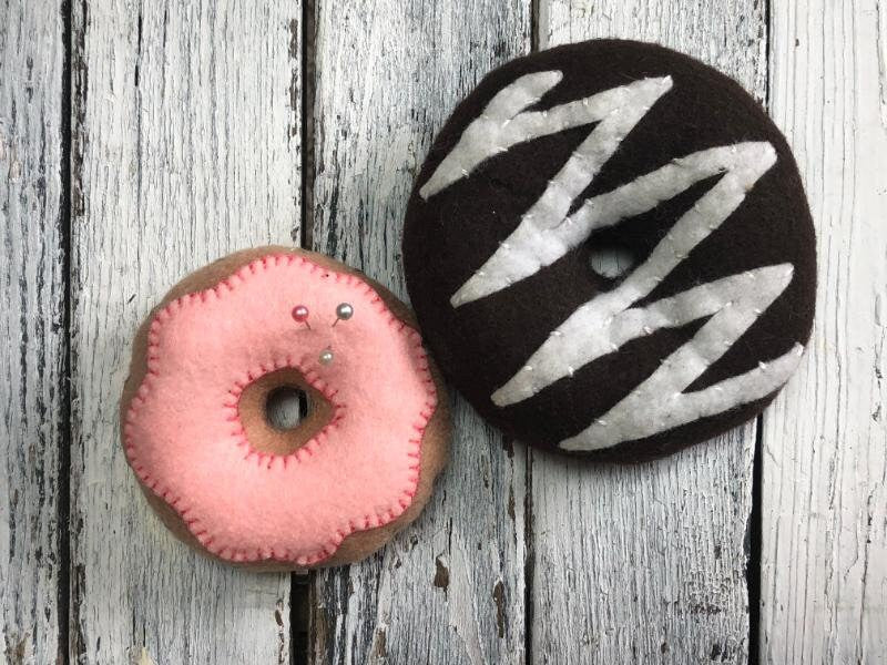 Mini Doughnut Pincushion | Paper Pattern