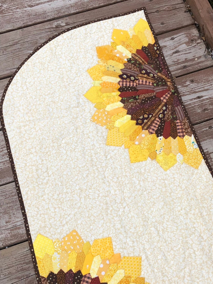 Sunflower Mini Dresden Table Runner | PDF Pattern