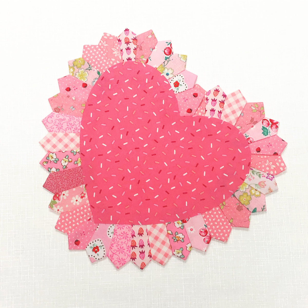 Heart Dresden Table Runner | PDF Pattern – berrybirdy.com